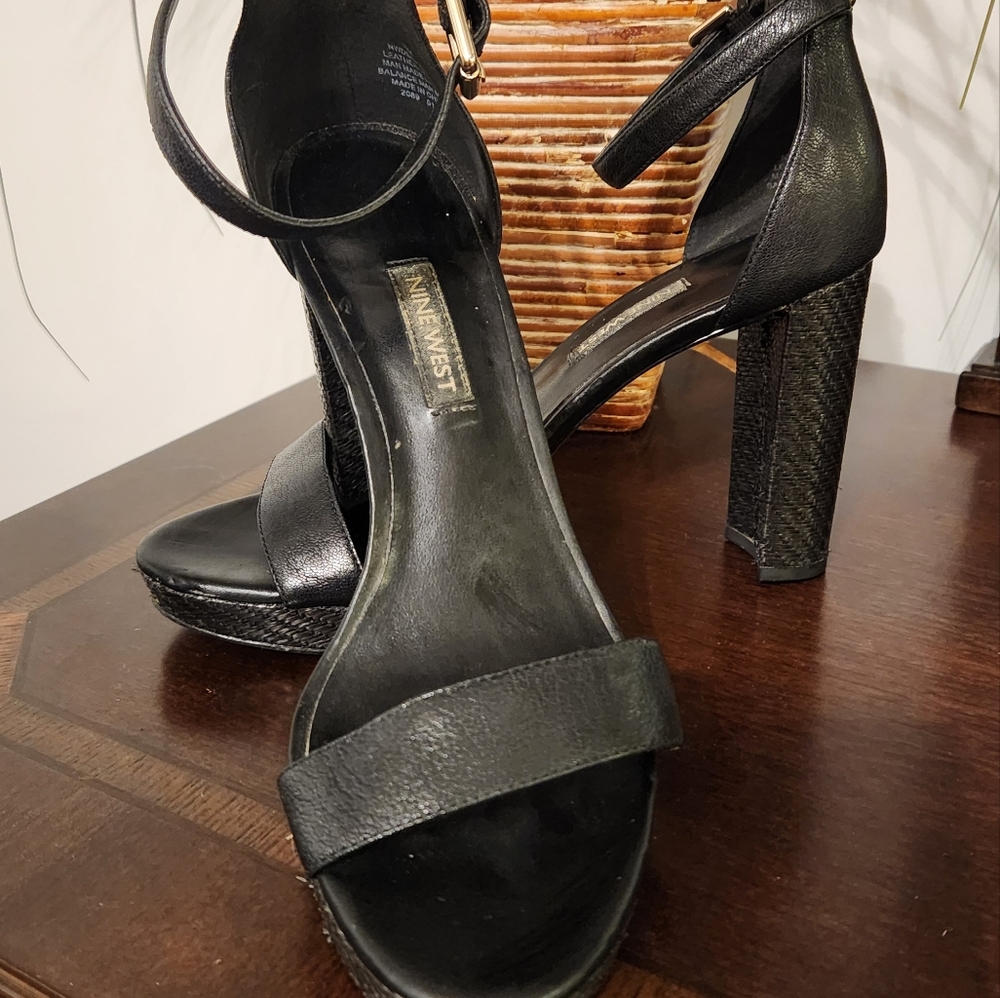Heels - Picture 4 of 9